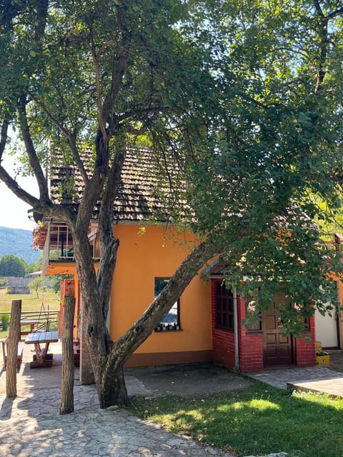 Bed and Breakfast Family Djukic Bed and Breakfast in Federation of Bosnia and Herzegovina