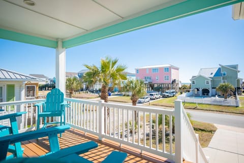 100 Flips and 100 Flops House in Oak Island