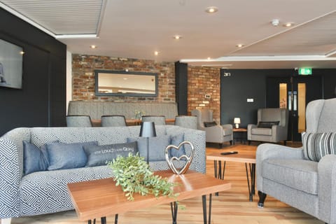 Communal lounge/ TV room, TV and multimedia, Living room, Seating area