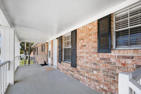 Fido Friendly Condo Sun and Fun Walk to DT Free Parking House in Saint Augustine