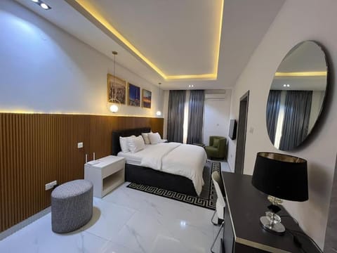 Gorgeous 2 Bedroom w/ parking Banana Island, Ikoyi Condo in Lagos