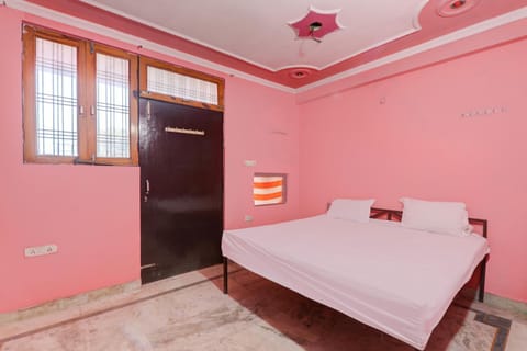 OYO Mountain Dreamers Lodge Hotel Hotel in Lucknow