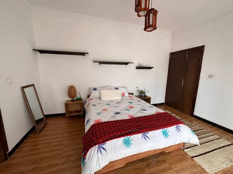 Kebena spacious room with private jacuzzi and walk in closet Casa vacanze in Addis Ababa