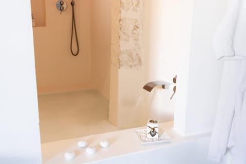 Shower, Decorative detail, Bath