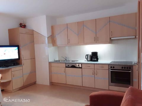 TV and multimedia, Coffee/tea facilities, Dining area