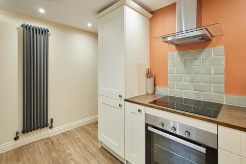 Kitchen or kitchenette, minibar, pet friendly, stove