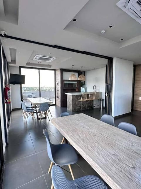 Balcony/Terrace, Kitchen or kitchenette, oven