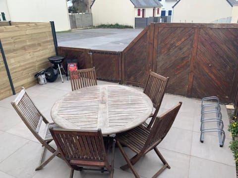 Patio, BBQ facilities, Balcony/Terrace