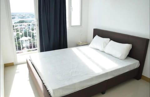 Staycation condo beside SM southmall and near airport Condo in Las Pinas