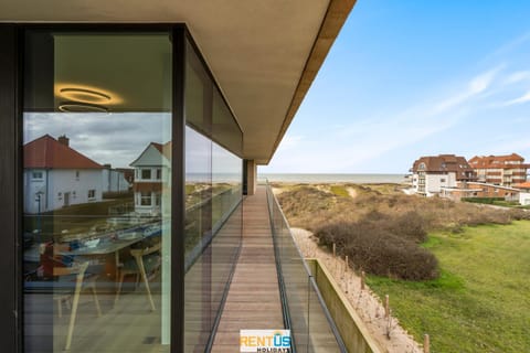 Property building, Day, Natural landscape, View (from property/room), Balcony/Terrace