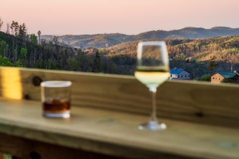 View (from property/room), Balcony/Terrace, Mountain view