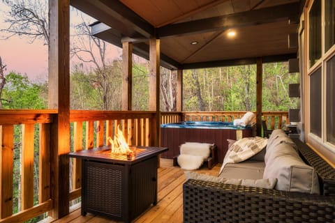 Patio, Natural landscape, Hot Tub, View (from property/room), Balcony/Terrace, fireplace