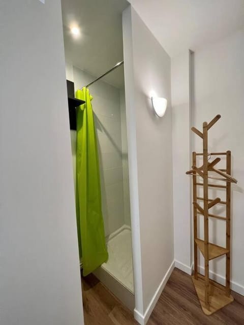 Shower, Bathroom, wardrobe