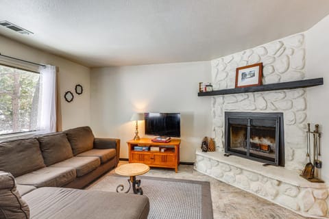 Arrowbear Lake Vacation Rental about 5 Mi to Skiing! House in Arrowbear Lake