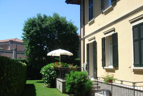 Property building, Balcony/Terrace, Garden view