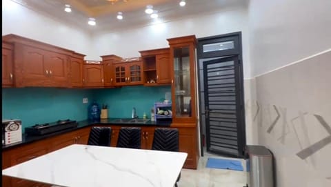 Kitchen or kitchenette, Dining area, stove