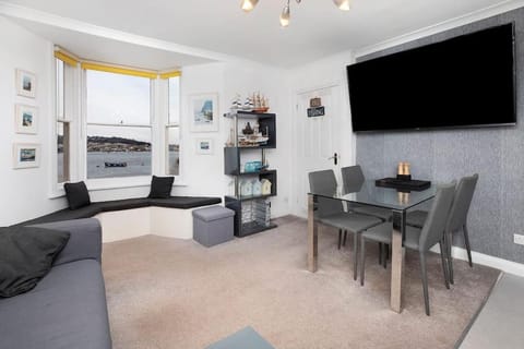 Beach Front Flat Shaldon with Parking Apartamento in Teignmouth