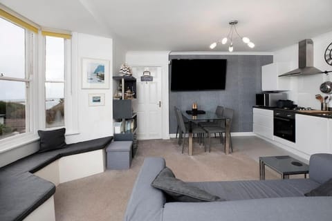 Beach Front Flat Shaldon with Parking Apartamento in Teignmouth