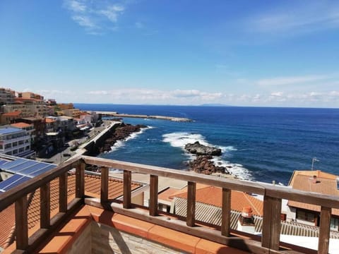 Nearby landmark, Balcony/Terrace, Sea view