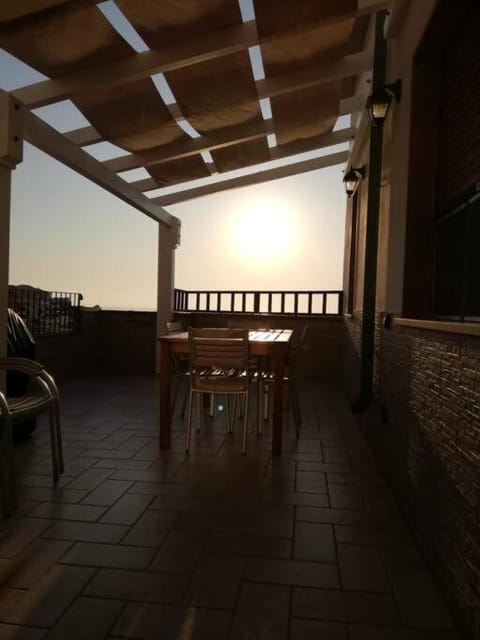 Balcony/Terrace, Seating area, Sunset