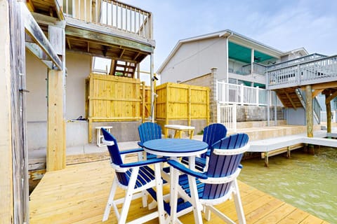Harbor Bay Home and Studio House in Port Isabel