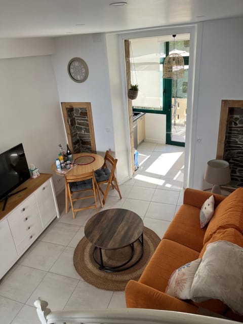 TV and multimedia, Living room, Dining area