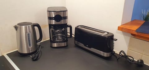 Coffee/tea facilities, Kitchen or kitchenette, toaster