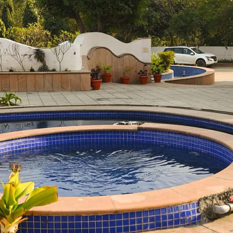 pool loft Estancia en una granja in Jaipur