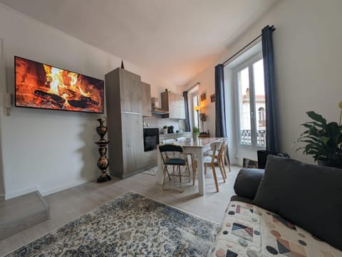 TV and multimedia, Kitchen or kitchenette, Dining area