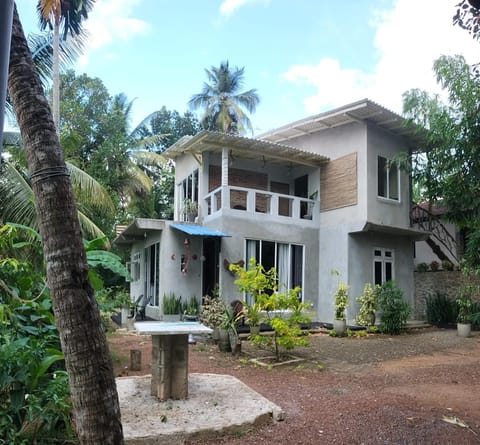 Heena Villa Eigentumswohnung in Kamburugamuwa