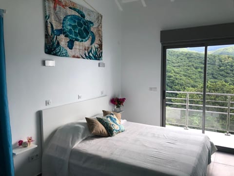 Bed, Bedroom, Mountain view