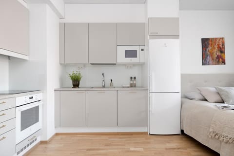 2BR design home 400 m from train station Tikkurila Condo in Helsinki