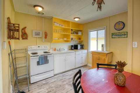 The Hawaiian Cottage 2-Bed by the Sea w fireplace Haus in Grayland