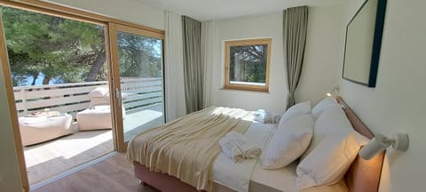 Bed, Natural landscape, View (from property/room), Balcony/Terrace, Seating area, Bedroom, Sea view, internet, sunbed, towels, air conditioner