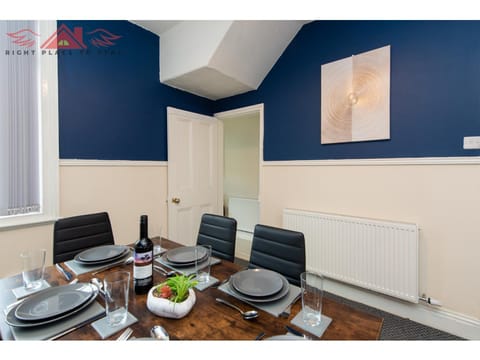 Dining area, heating