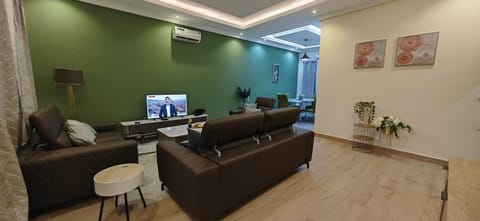 Communal lounge/ TV room, TV and multimedia, Living room, Seating area