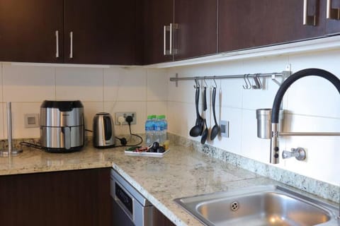 Coffee/tea facilities, Kitchen or kitchenette, minibar, stove, toaster