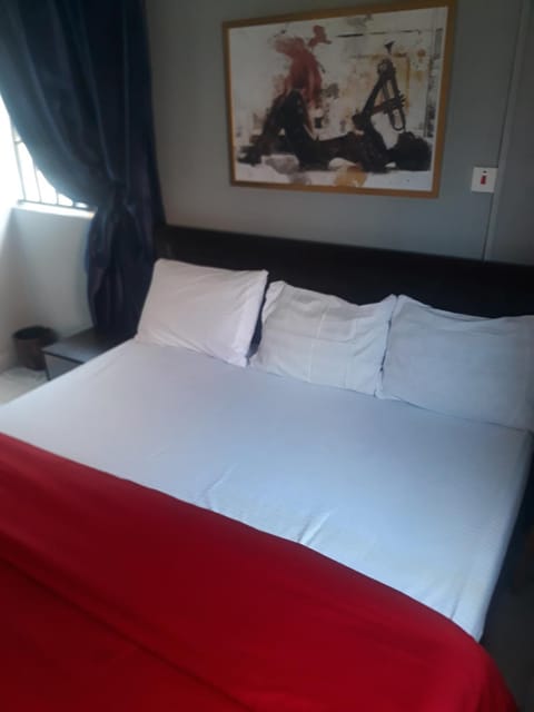 OD-V!CK'S BUDGET ROOMS, 24HR POWER, SECURITY, DSTV Bed and Breakfast in Abuja