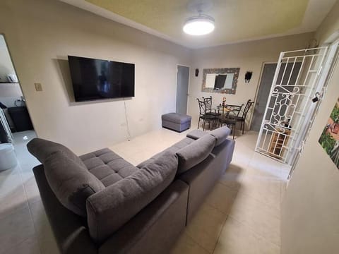 Comfortable 2 bed Apartment Eigentumswohnung in Ocho Rios