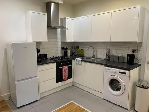 Home comfort 4 mins from Gatwick! Condominio in Horley