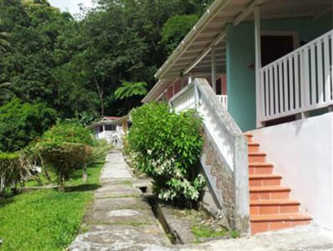 Chez Ophelia Cottage Apartments Bed and Breakfast in Dominica