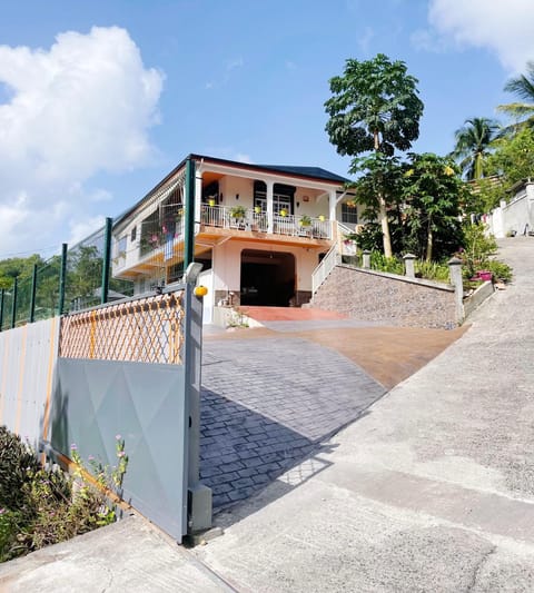 Facade/entrance, View (from property/room)