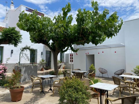 Les Filles (antiga Fonda de la Parra) Hotel in Montsià