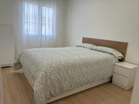 Espacioso Apartamento Familiar en Aranjuez - Confort, Tranquilidad y Netflix Incluido Condo in Aranjuez