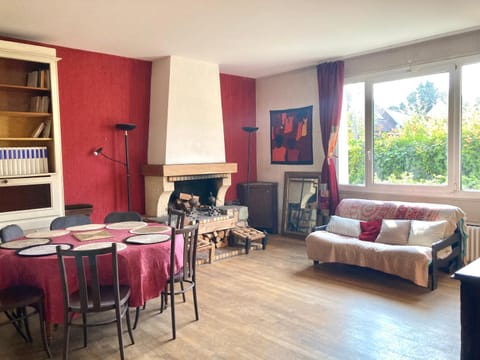 Library, Living room, Dining area