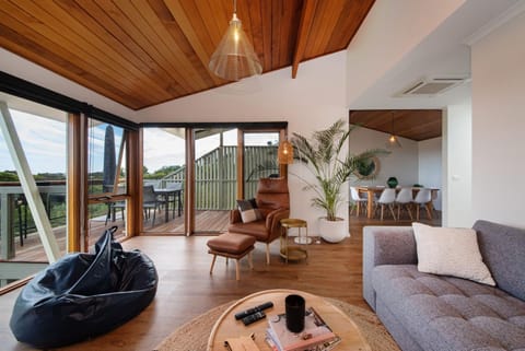 TJ's Tree House with Ocean Views Villa in Cape Schanck