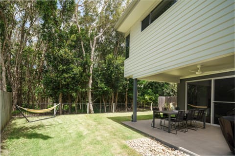 Property building, Patio, Garden, Dining area, Garden view