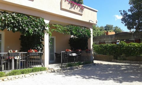 Facade/entrance, Summer, Balcony/Terrace