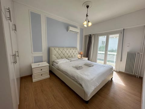 Bed, Photo of the whole room, Bedroom, towels, wardrobe, air conditioner