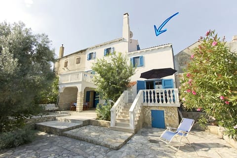 Ferienhaus zur Erholung am Meer Insel Cres, Losinj, Istrien + 2000qm Garten & Meerblick! House in Nerezine
